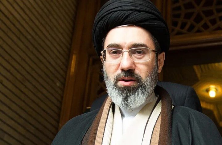 السفير الإيراني ينفي وصول مجتبى خامنئي إلى روسيا للعلاج