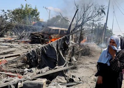 شهيدان وعشر إصابات جراء قصف مركبة في مواصي خان يونس