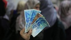 وزارة المالية: دفعة على حساب الراتب لموظفي القطاع العام يوم غد الاربعاء