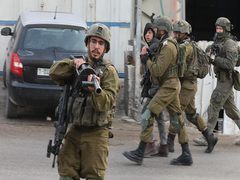 نادي الأسير: الاحتلال يعتقل ما لا يقل عن 15 امرأة في قلقيلية الليلة الماضية