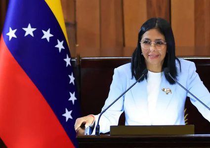رئيسة فنزويلا بالوكالة تعلن إقالة وزير الدفاع