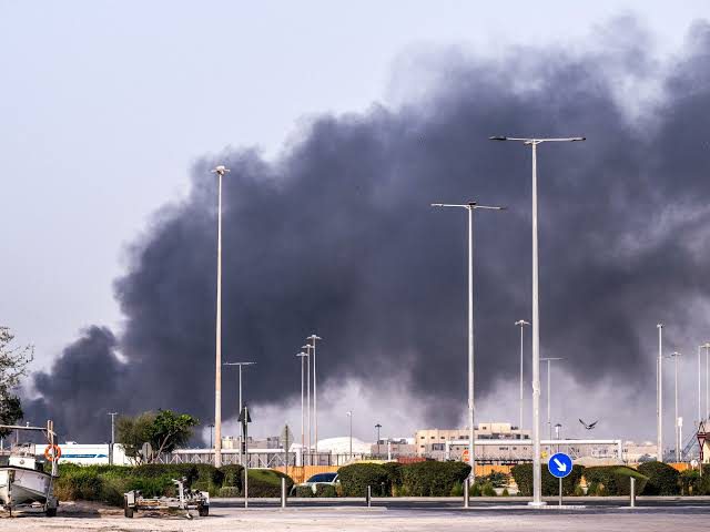 إيران تتوعد: الضربات لم تنتهِ واستهداف منشآت الطاقة مستمر