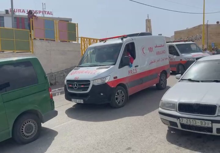 بدء مراسم الجنازة العسكرية لضحايا عائلة المسالمة في بلدة #بيت_عوا غرب الخليل؛ إثر سقوط شظـ،ـــــايا على مكان تواجدهن