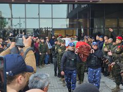 تشييع جثامين الشهيدات الثلاث في جنازة عسكرية مهيبة في الخليل