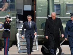 استطلاع: أغلبية الأميركيين تتوقع تدخلا بريا لترامب في إيران