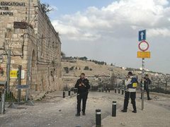 اصابه اثر سقوط صاروخ في القدس