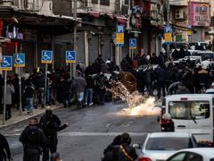 الاحتلال يمنع صلاة العيد في "الأقصى" والمصلون يؤدونها في محيطه وسط تضييق واعتداءات