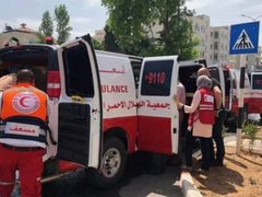 إصابة ثلاثة مواطنين بينهم طفلة جراء اعتداء قوات الاحتلال عليهم بالضرب في دورا