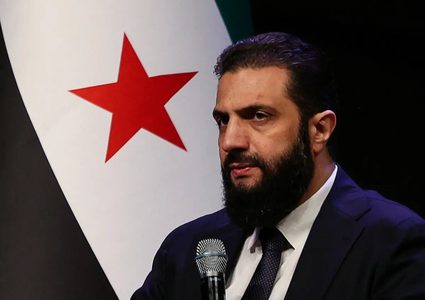 الشرع يؤكد العمل على إبعاد بلاده عن النزاع في الشرق الأوسط