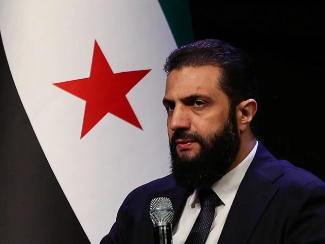 الشرع يؤكد العمل على إبعاد بلاده عن النزاع في الشرق الأوسط