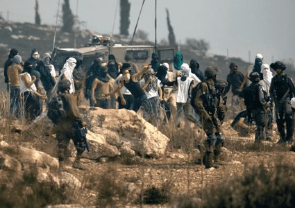 الاحتلال يعتقل راعياً ويحتجز آخرين شمال ديراستيا عقب اعتداء مستوطنين