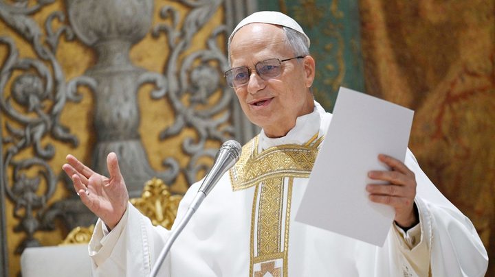 لأول مرة: البابا يواجه الرئيس الأمريكي