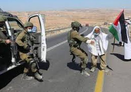 الاحتلال يعتقل مسنا بمسافر يطا جنوب الخليل