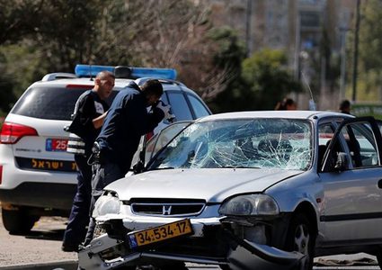 مستوطنون يهاجمون مركبات المواطنين جنوب نابلس