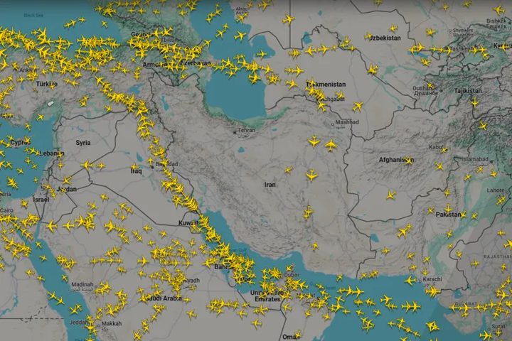 توصيات اسرائيلية بإغلاق المجال الجوي فورا