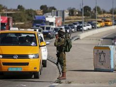 الاحتلال ينصب حاجزا عسكريا على مدخل بلدة الكفيرت