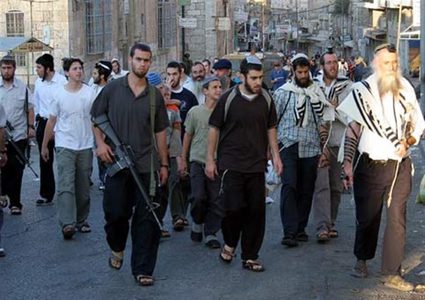 الاحتلال يغلق الطريق الواصل بين رام الله ونابلس لتأمين مسيرة للمستوطنين