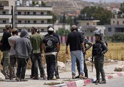 مستعمرون يطلقون النار على محول كهرباء في بلدة بيتا