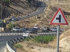 قوات الاحتلال تغلق مدخلا شرق بيت لحم