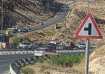 قوات الاحتلال تغلق مدخلا شرق بيت لحم