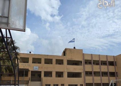 مستوطنون يقتحمون مدرسة في حوارة ويرفعون علم الاحتلال عليها