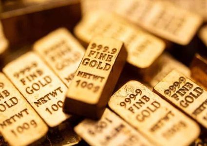 الذهب ينخفض بأكثر من 3% مع تزايد مخاوف التضخم بسبب التوتر في الشرق الأوسط