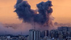 الحرب في يومها الـ25: هجمات متبادلة وغارات مكثفة في عمق طهران