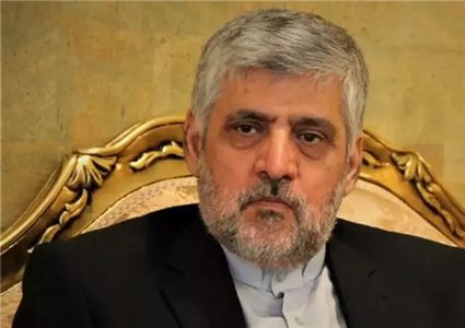 لبنان يطرد السفير الإيراني ويعلنه شخصا غير مرغوب فيه