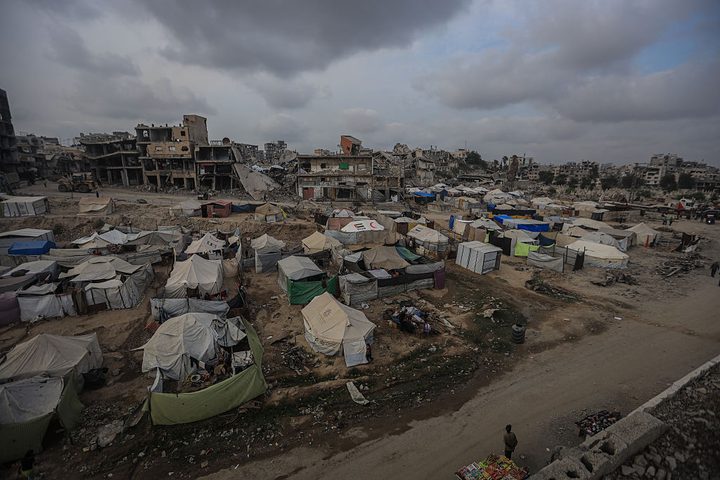 الاحتلال يواصل تصعيده في غزة وأزمة إنسانية تتفاقم