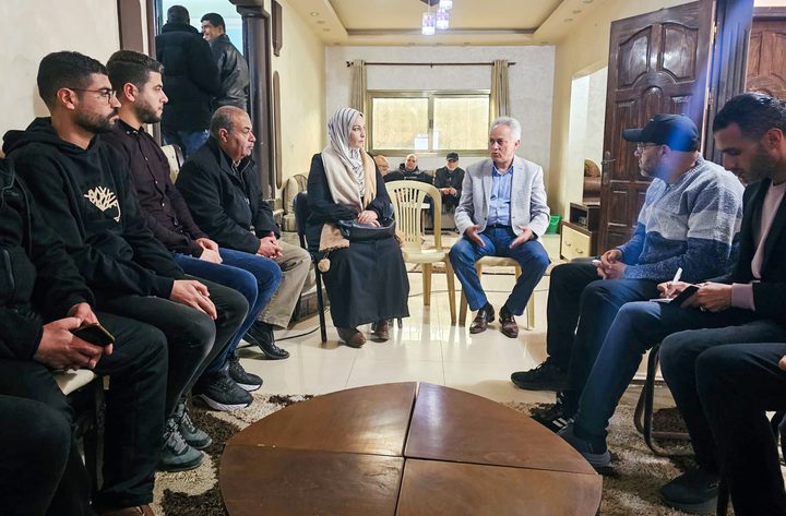 لجنة الانتخابات في دير البلح تنفذ تدريبات للقوائم المرشحة