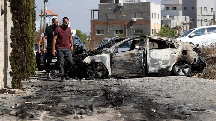 المستوطنون يشنون 192 هجوماً على القرى الفلسطينية… 9 شهداء وإحراق عشرات المنازل