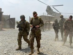 ترامب يرسل نحو ألفي جندي مظلي إلى الشرق الأوسط