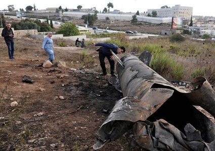 الدفاع المدني يحذر المواطنين بعد تسجيل عشرات حالات تساقط الشظايا في عدة محافظات