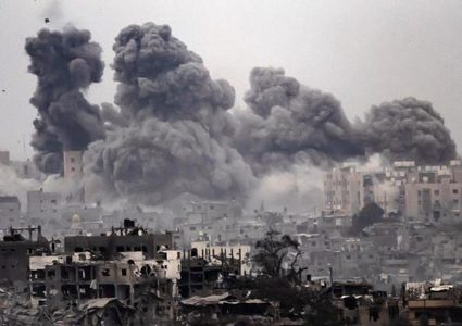 شهيد ومصابون إثر قصف الاحتلال وسط قطاع غزة