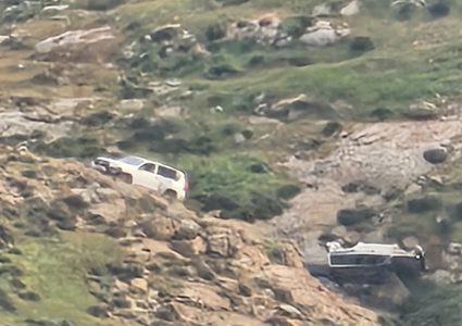 شهيد وإصابات إثر إطلاق الاحتلال الرصاص على عدة مركبات وملاحقتها جنوب الخليل