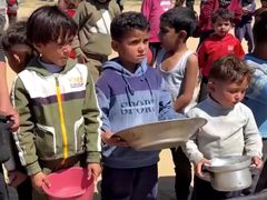 بين الجوع والغلاء: نازحو غزة يواجهون أزمة معيشية خانقة