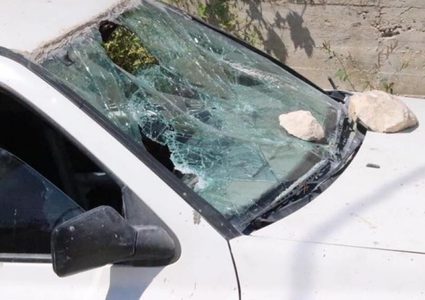 مستوطن يطلق الرصاص على مركبة مواطن في بيت جالا غرب بيت لحم