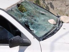 مستوطن يطلق الرصاص على مركبة مواطن في بيت جالا غرب بيت لحم