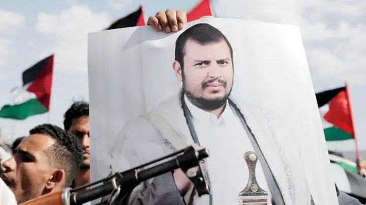عبد الملك الحوثي يلوّح بالانخراط في الحرب إلى جانب إيران