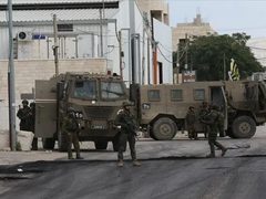 قوات الاحتلال تعتقل شابا من عنبتا شرق طولكرم