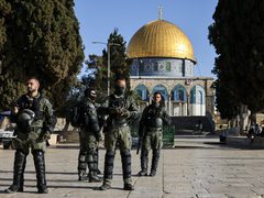 الاحتلال يمنع المقدسيين من الصلاة في شارع صلاح الدين