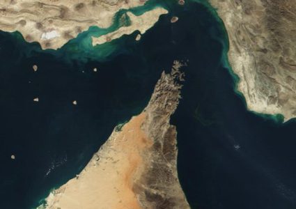 إيران تهدد: أي هجوم أمريكي في "هرمز" سيؤدي إلى إغلاقه لأجل غير مسمى