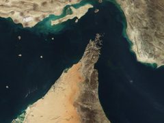 إيران تهدد: أي هجوم أمريكي في "هرمز" سيؤدي إلى إغلاقه لأجل غير مسمى