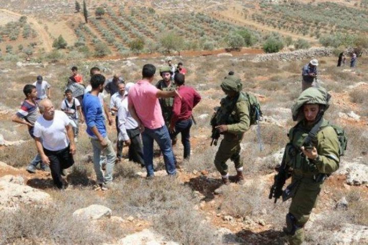 مواطنون يتصدون لهجوم مستوطنين في بلدة قصرة جنوب نابلس