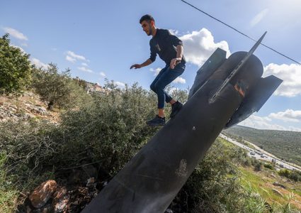 الداخلية: مساءلة قانونية لمن يعبث بمخلفات الصواريخ