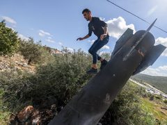 الداخلية: مساءلة قانونية لمن يعبث بمخلفات الصواريخ