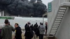 اشتعال النيران بمصنع كيمياويات في بئر السبع جراء الصواريخ الايرانية