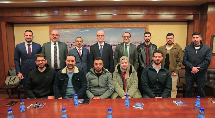 "الحمدلله" يلتقي بخريجي الطب البشري الذين اجتازوا متطلبات القبول والالتحاق