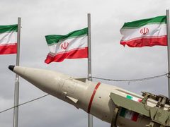 الحرس الثوري يهدد باستهداف الجامعات الأميركية في الشرق الأوسط