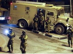 قوات الاحتلال تقتحم بيت فجار جنوب بيت لحم وتداهم منازل